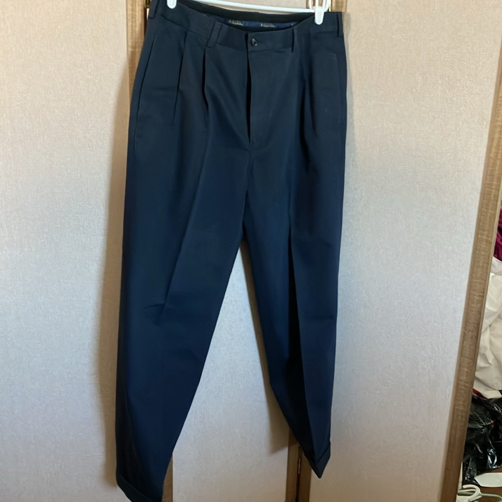 FINAL MARKDOWN Brooks Brothers Dark blue Chino Trousers 37/32